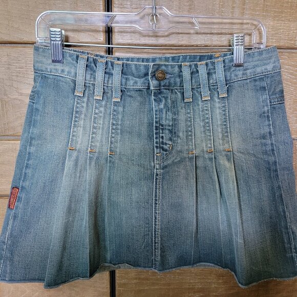 7 FOR ALL MANKIND DENIM JEAN MINI SKIRT 26 PLEATED PREPPY BOHO MADE IN USA Y2K - Picture 1 of 11
